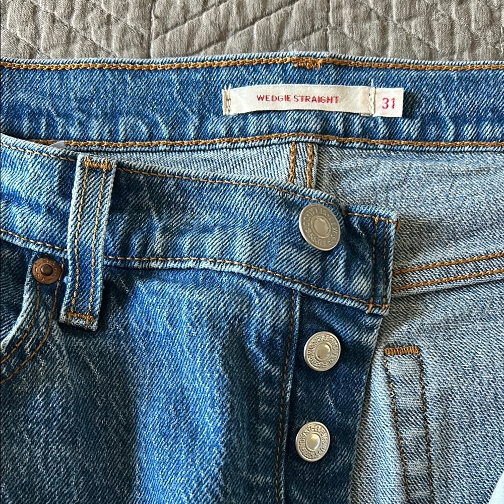 Levi’s Premium Wedgie Straight Denim